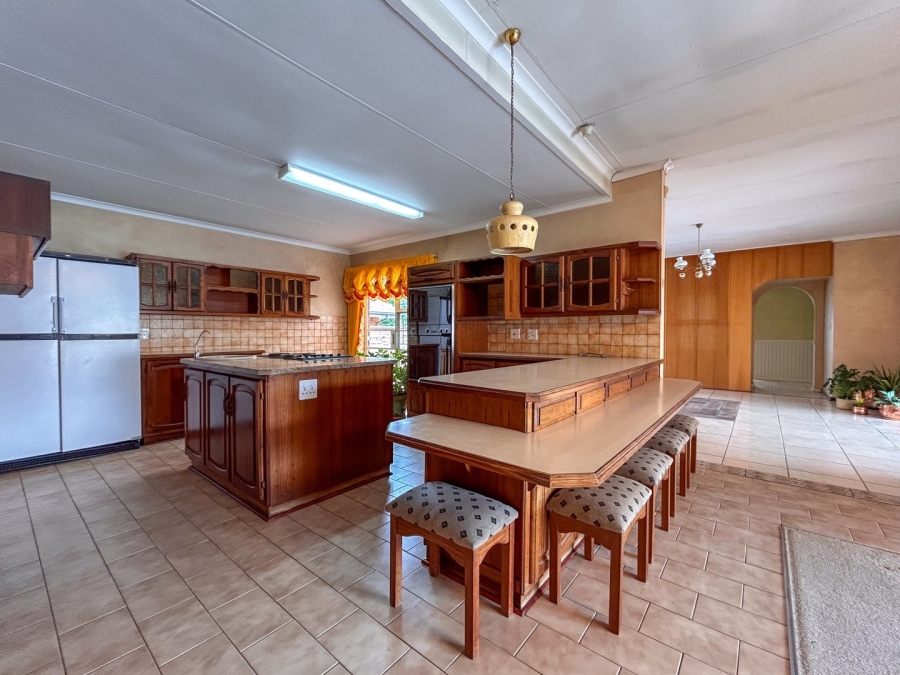 4 Bedroom Property for Sale in Van Der Hoff Park North West